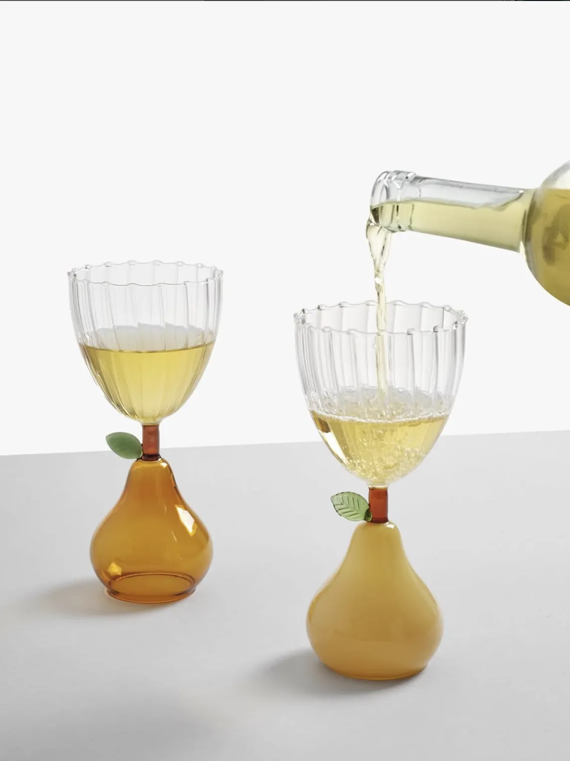 Amber pear wine glass, Fruits & Flowers Collection