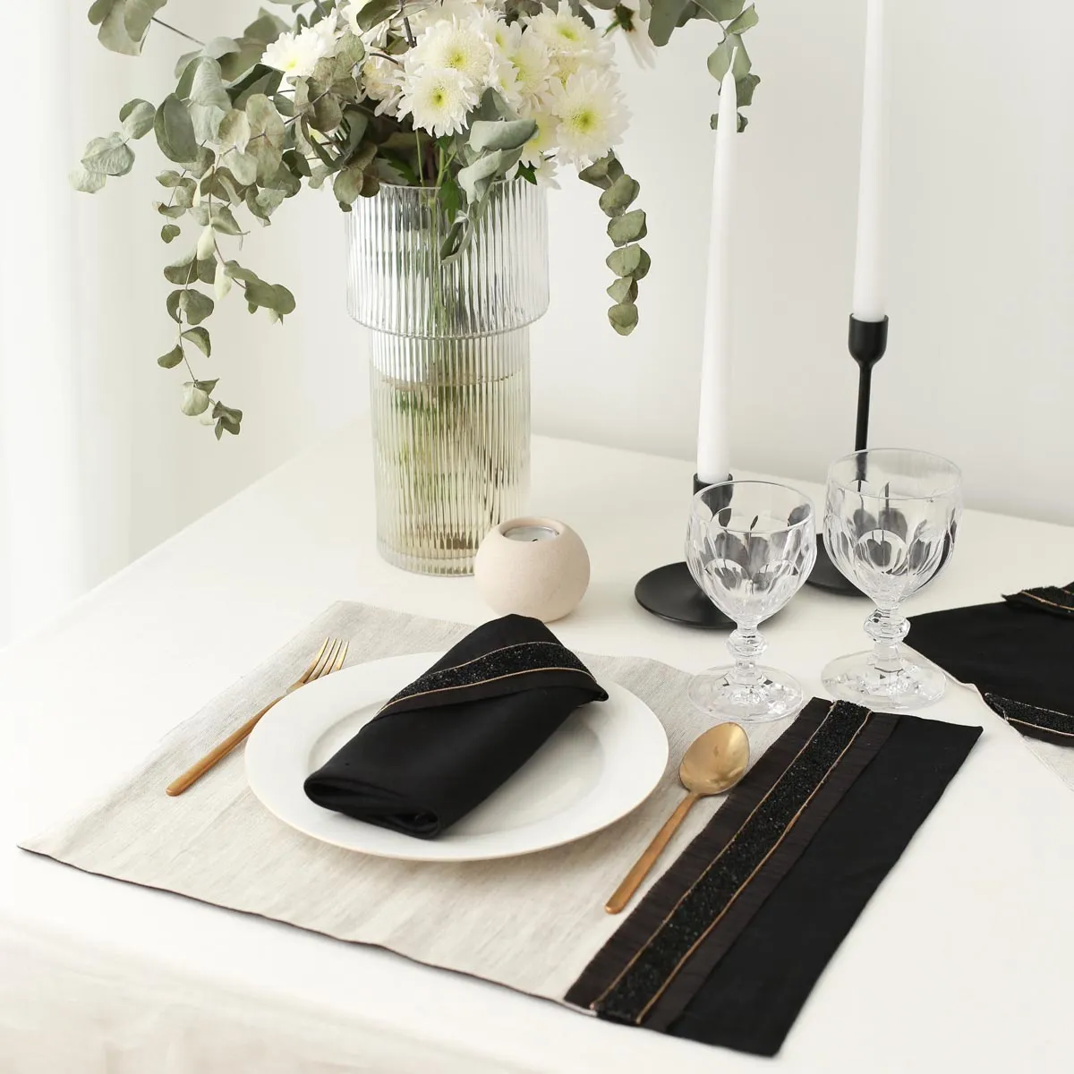 Black Flake Linen Napkins (Set of 2)