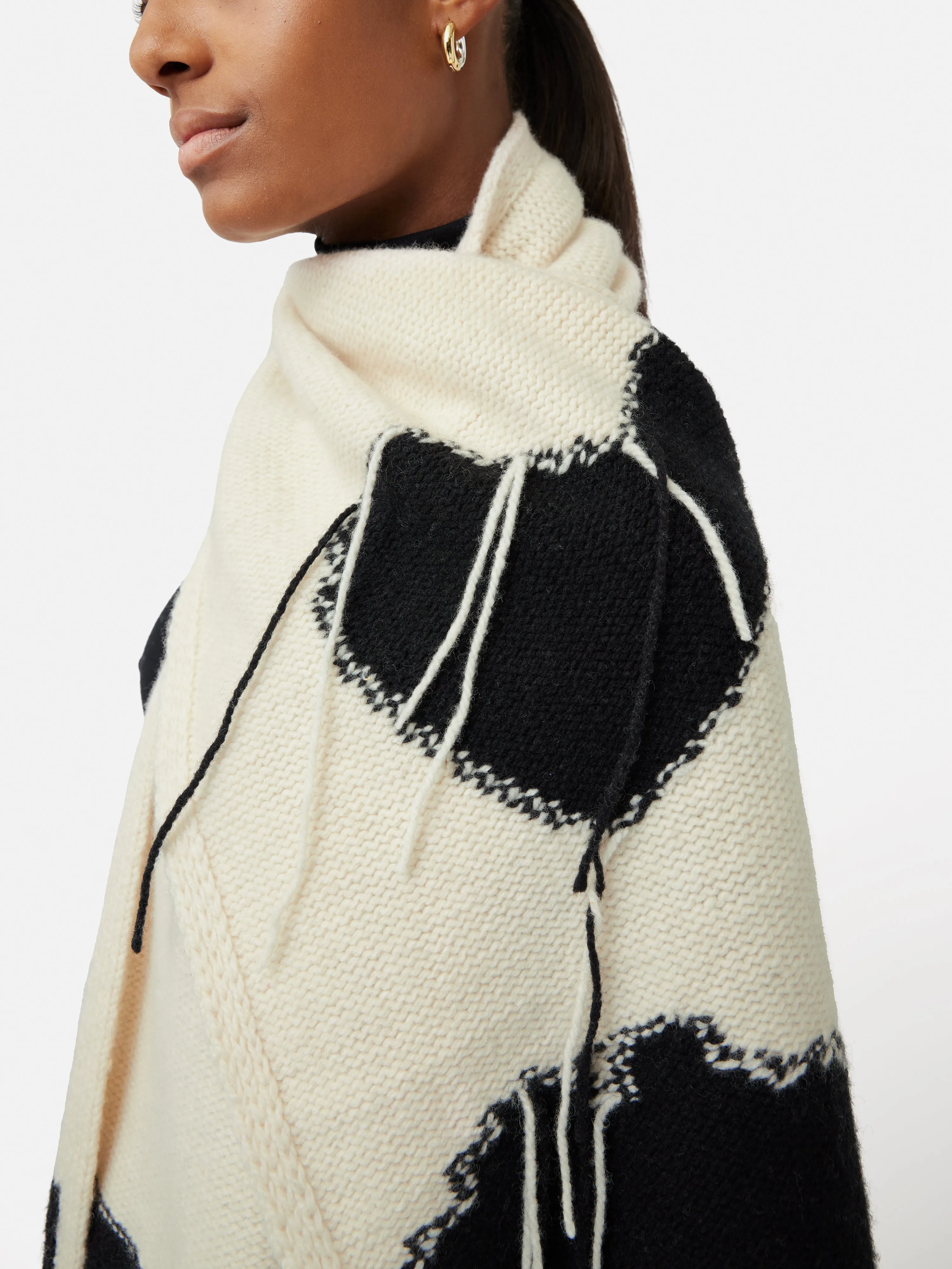 Floral Intarsia Scarf | Monochrome