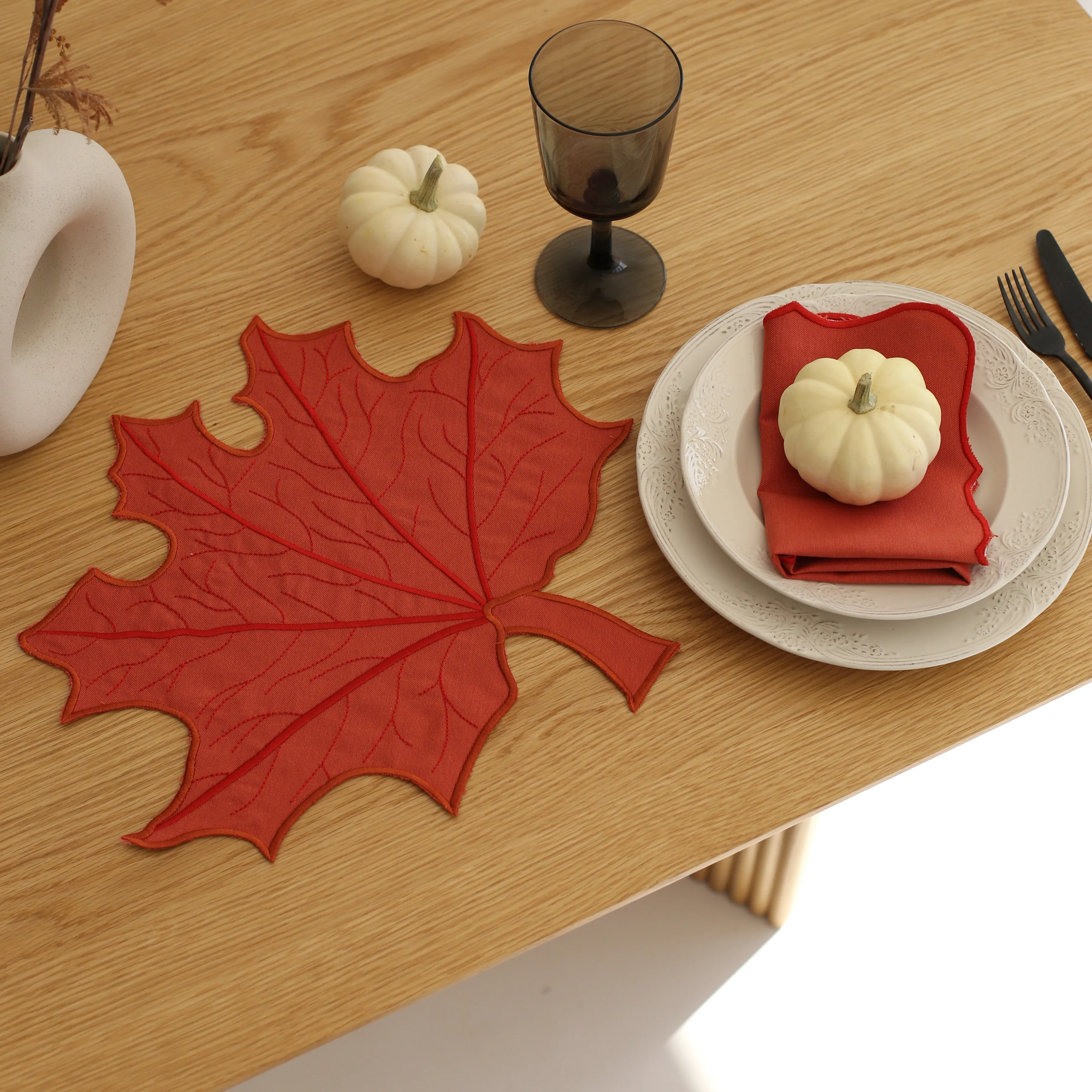 Maple Leaf Cotton Napkins (Set of 2)