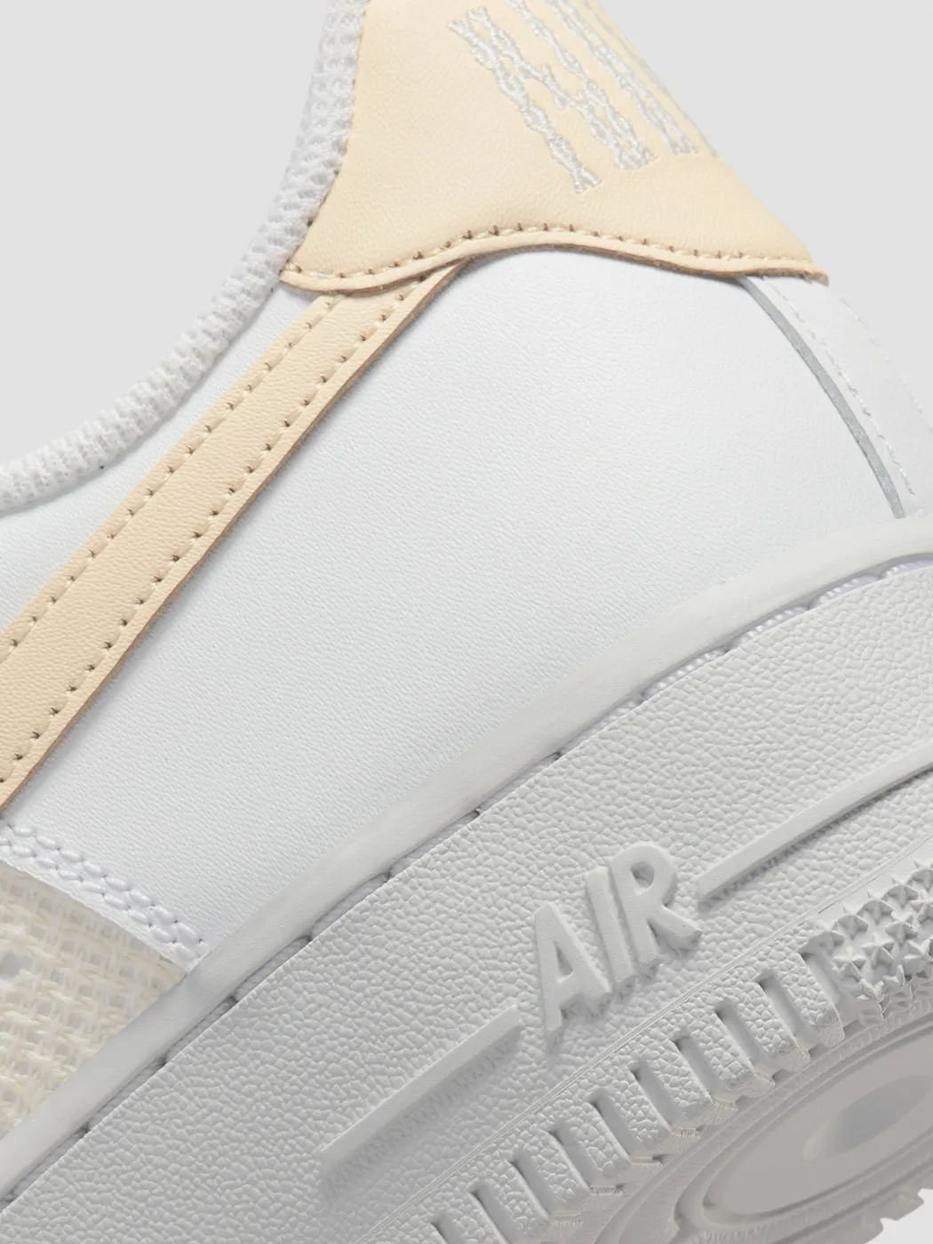 Nike Air Force 1 '07 ESS - Summit White/Fossil-Summit White