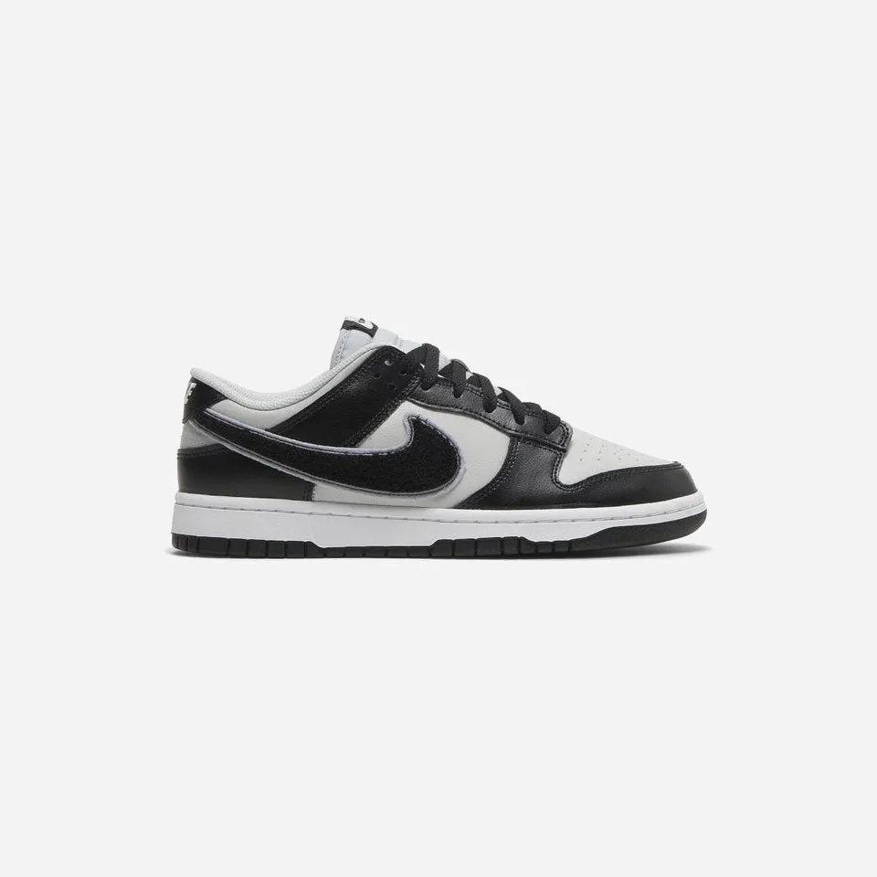 NIKE  NIKE DUNK LOW CHENILLE SWOOSH BLACK GREY