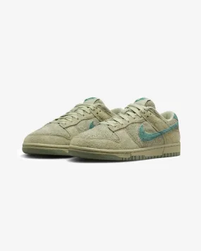 NIKE WOMEN'S DUNK LOW - OLIVEAURA/ BICOASTAL